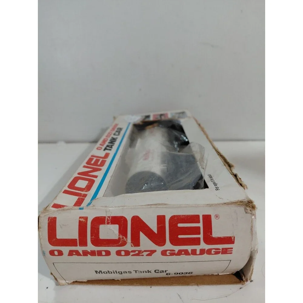 Lionel 6-9036 O Gauge Model Railroad Mobilgas Single Dome Tank Car w/ Box